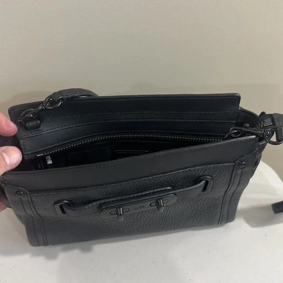 Coach purse - Picture 3 of 3